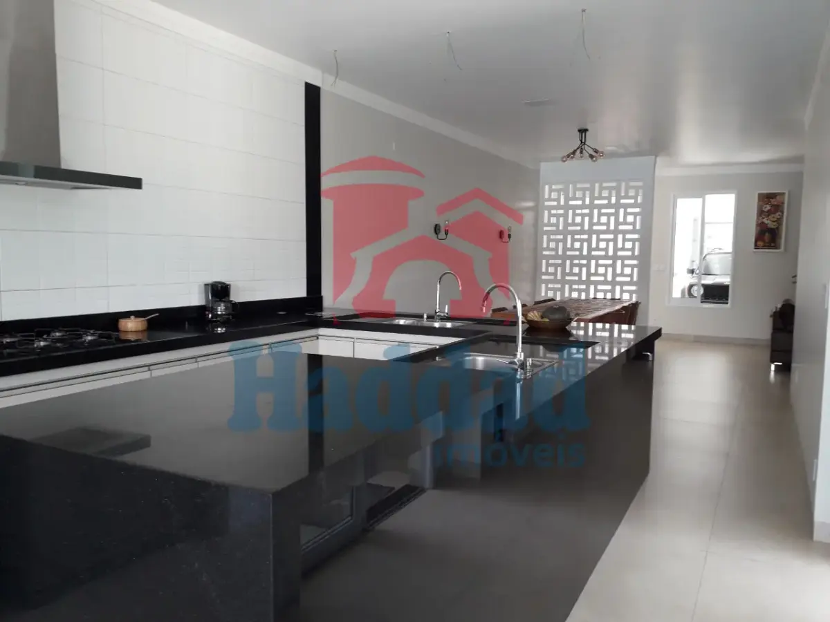 EXCELENTE OPORTUNIDADE – CASA MODERNA NA VILA GUANABARA Ref: 14725 - 02