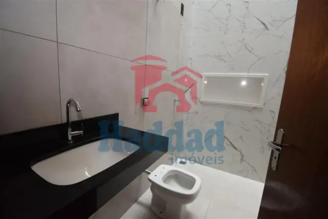 CASA NOVINHA. OK PARA FINANCIAMENTO, ACABAMENTO DIFENCIADO, LOCALIZAÇÃO PRIVELGIADA… Ref: 15289 - DSC_0105