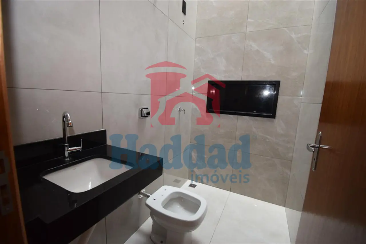 CASA NOVINHA. OK PARA FINANCIAMENTO, ACABAMENTO DIFENCIADO, LOCALIZAÇÃO PRIVELGIADA… Ref: 15289 - DSC_0111