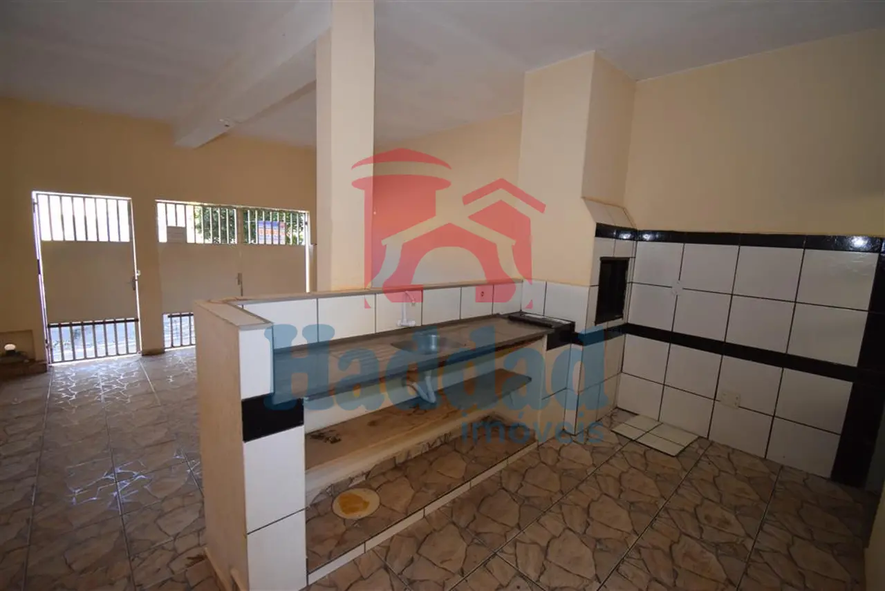 CASA MEIO OTE COM 2 DORM, SALA, COZ, BH, GARAGEM, ÁREA EM CIMA DA GARAGEM – QUINTAL Ref: 15382 - DSC_0211