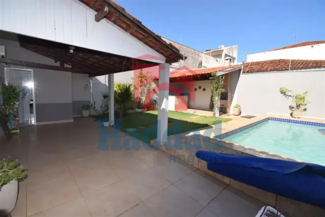 CASA DOS SONHOS COM 4 DORMITORIOS E PISCINA AREA CENTRAL. Ref: 15453 - DSC_0034