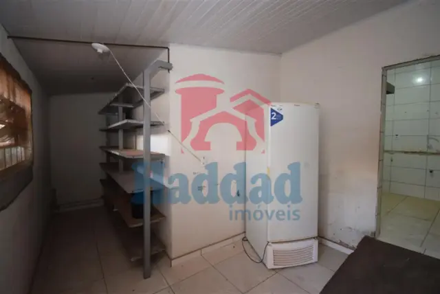 SALÃO COMERCIAL POSSUINDO CERCA DE 85 M², COZINHA GRANDE, DEPOSITO, VARIOS JOGOS DE MESA E CADEIRA, TELEVISÃO, FREEZER, GELADEIRA, AR CONDICONADO E VENTILARORES. Ref: 15481 - DSC_0043