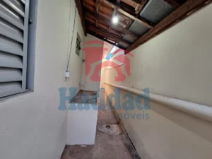 TERRENO COM TRÊS CASAS ÓTIMO PARA INVESTIR. Ref: 15618 - 1