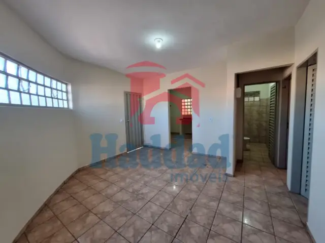 TERRENO COM TRÊS CASAS ÓTIMO PARA INVESTIR. Ref: 15618 - 11