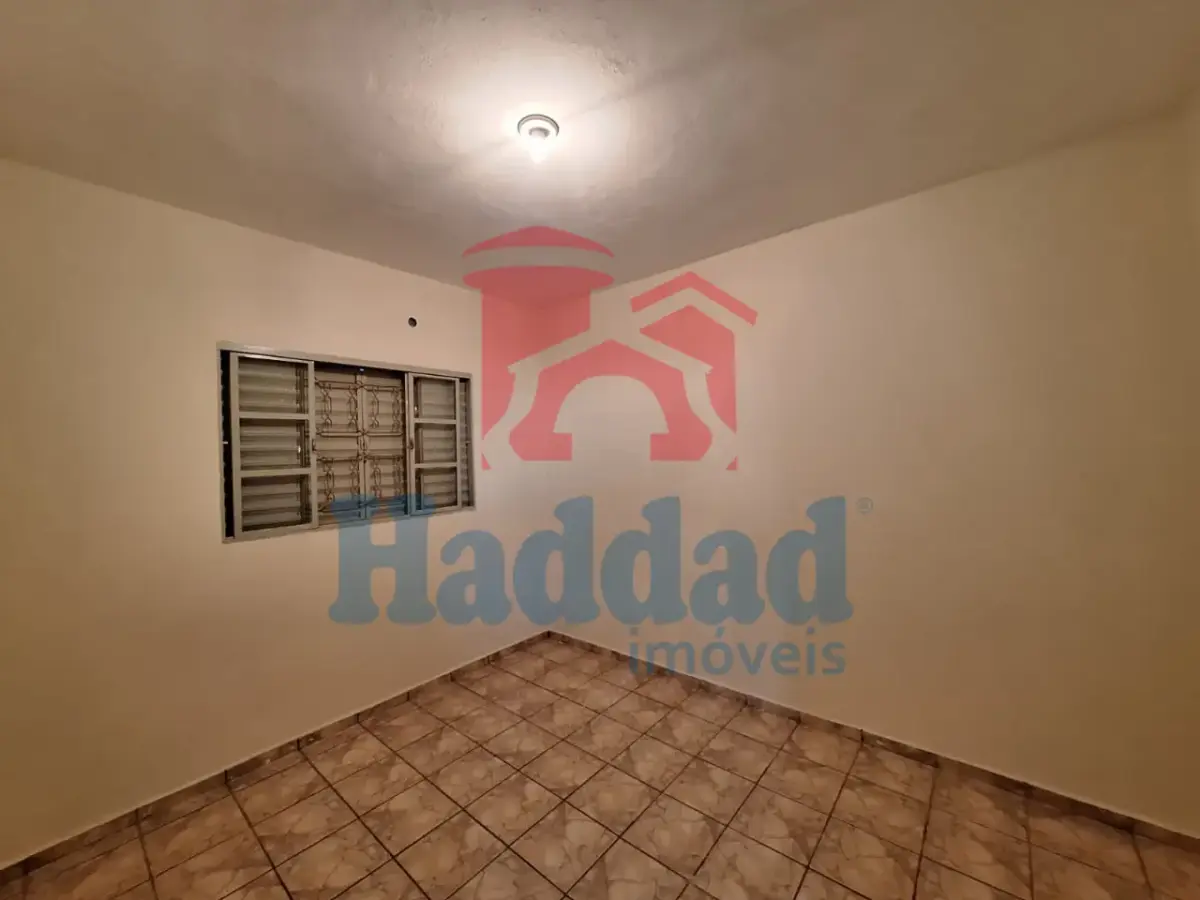 TERRENO COM TRÊS CASAS ÓTIMO PARA INVESTIR. Ref: 15618 - 5