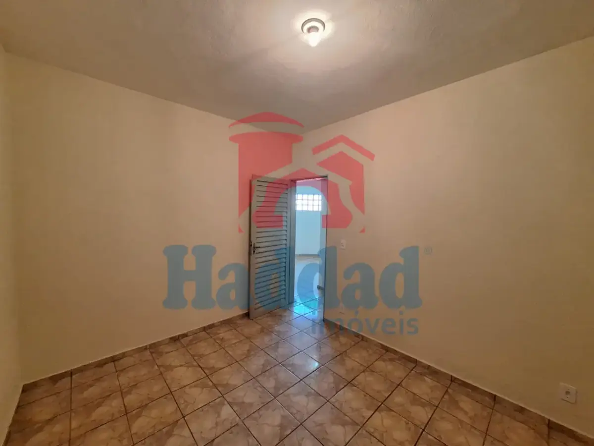 TERRENO COM TRÊS CASAS ÓTIMO PARA INVESTIR. Ref: 15618 - 7