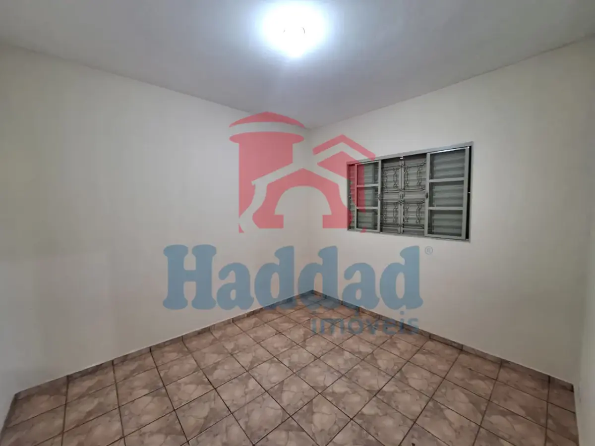 TERRENO COM TRÊS CASAS ÓTIMO PARA INVESTIR. Ref: 15618 - 8
